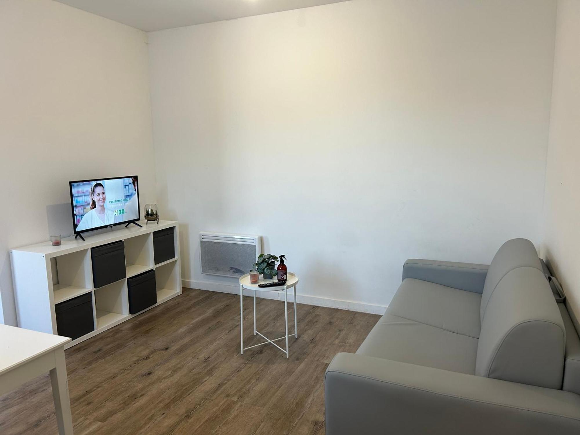 Superbe Studio Meuble Avec Parking Мобёж Экстерьер фото